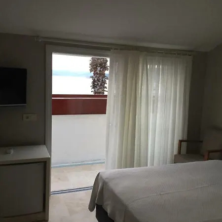 בית הארחה Teos 4*